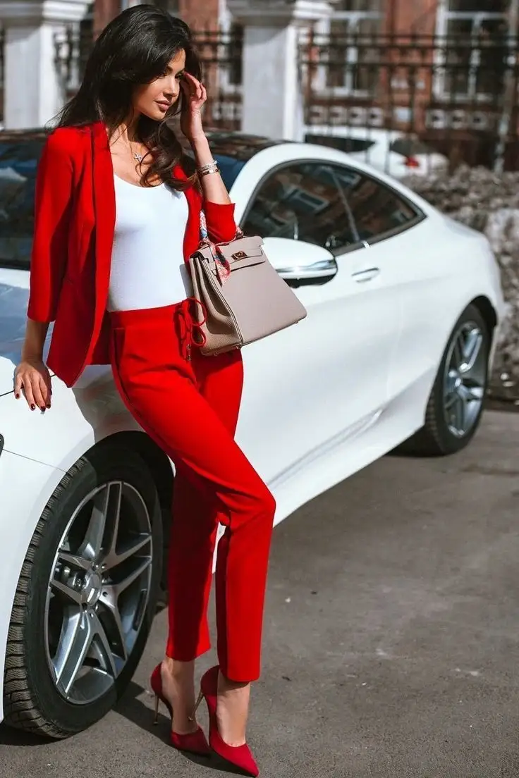 О Reds Models — Эскорт-агентство высокого класса в Москве
